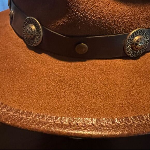 Winfield Cover Co. suede hat 🤎 leather and metal detail 🤎 medium - Picture 5 of 5